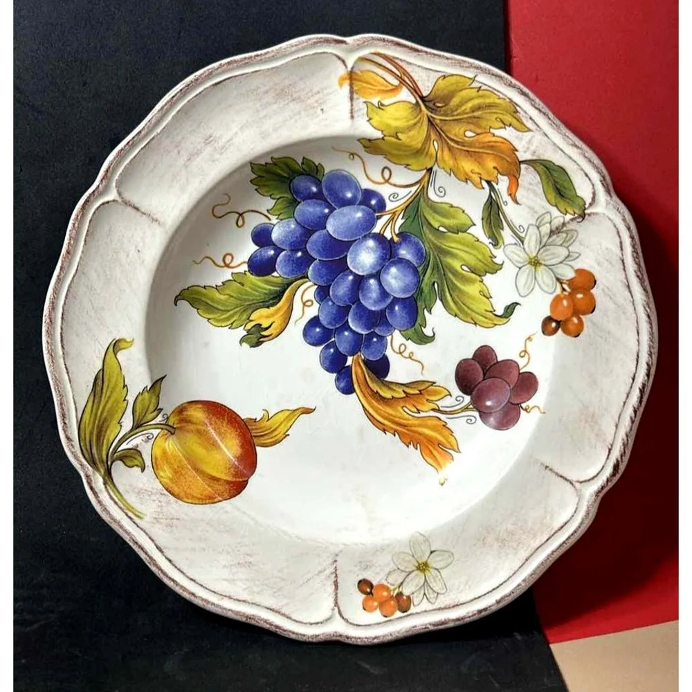 Sur La Table Frutta Fruit Grapes Large Round Scalloped Serving Bowl Italy